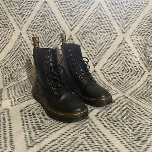 Dr. Martens, Black, size 8 in womans